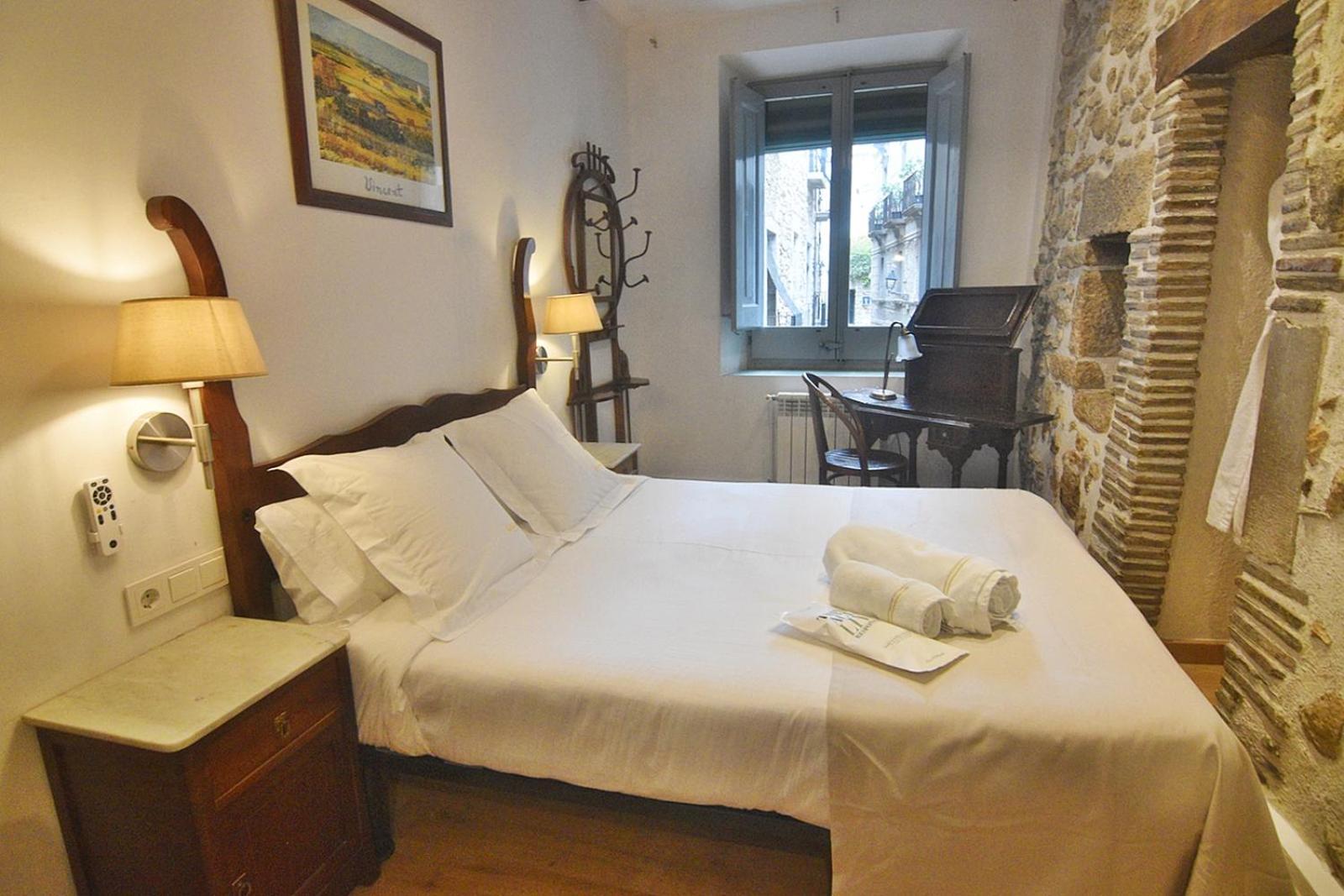 Guest house Pensio Bellmirall Girona